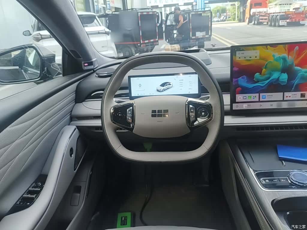 Geely 8, 2025 11