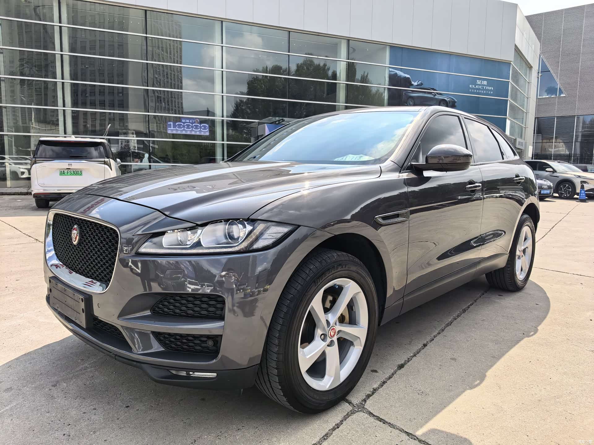 Jaguar F-PACE, 2017 1