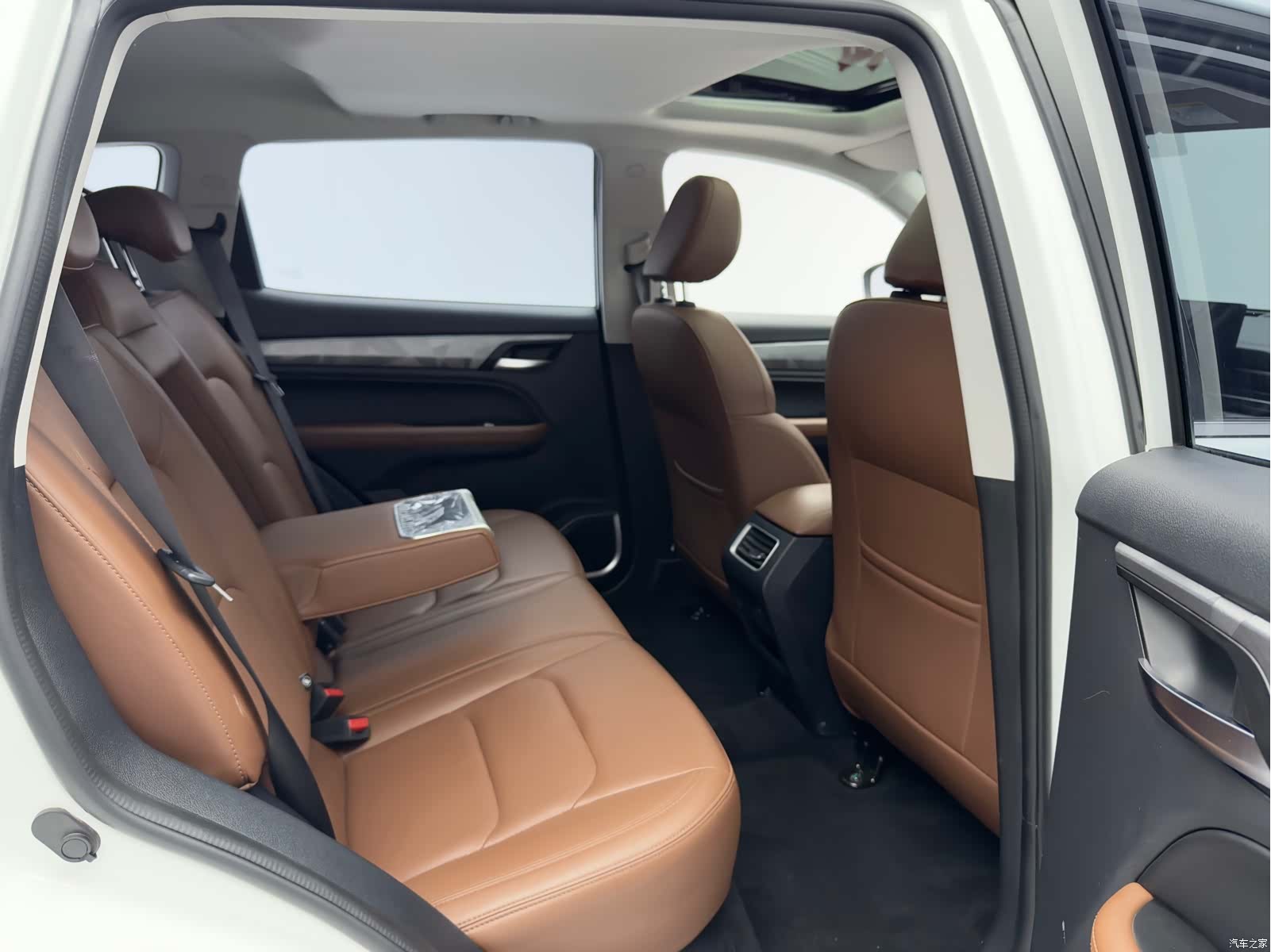 Geely X6, 2022 10