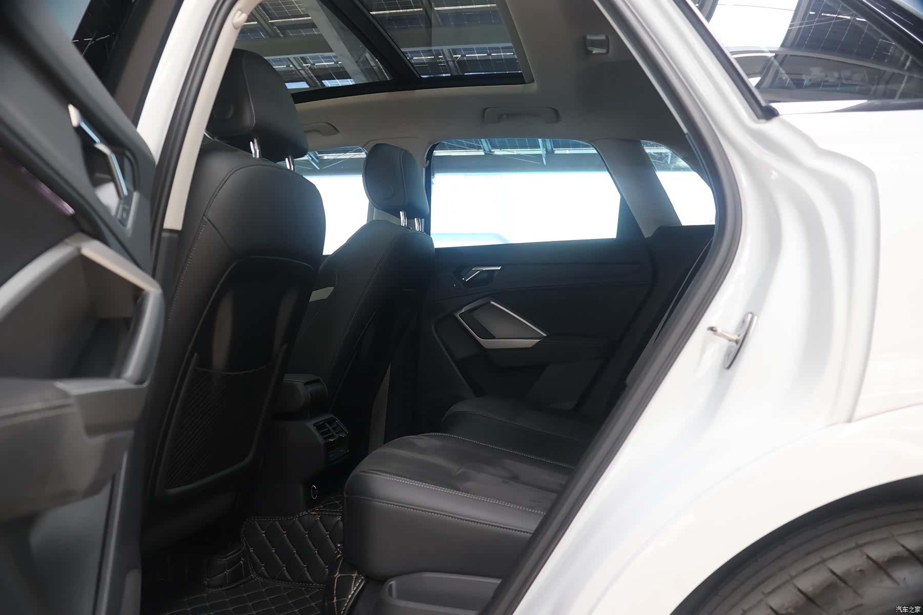 Audi Q3, 2023 8