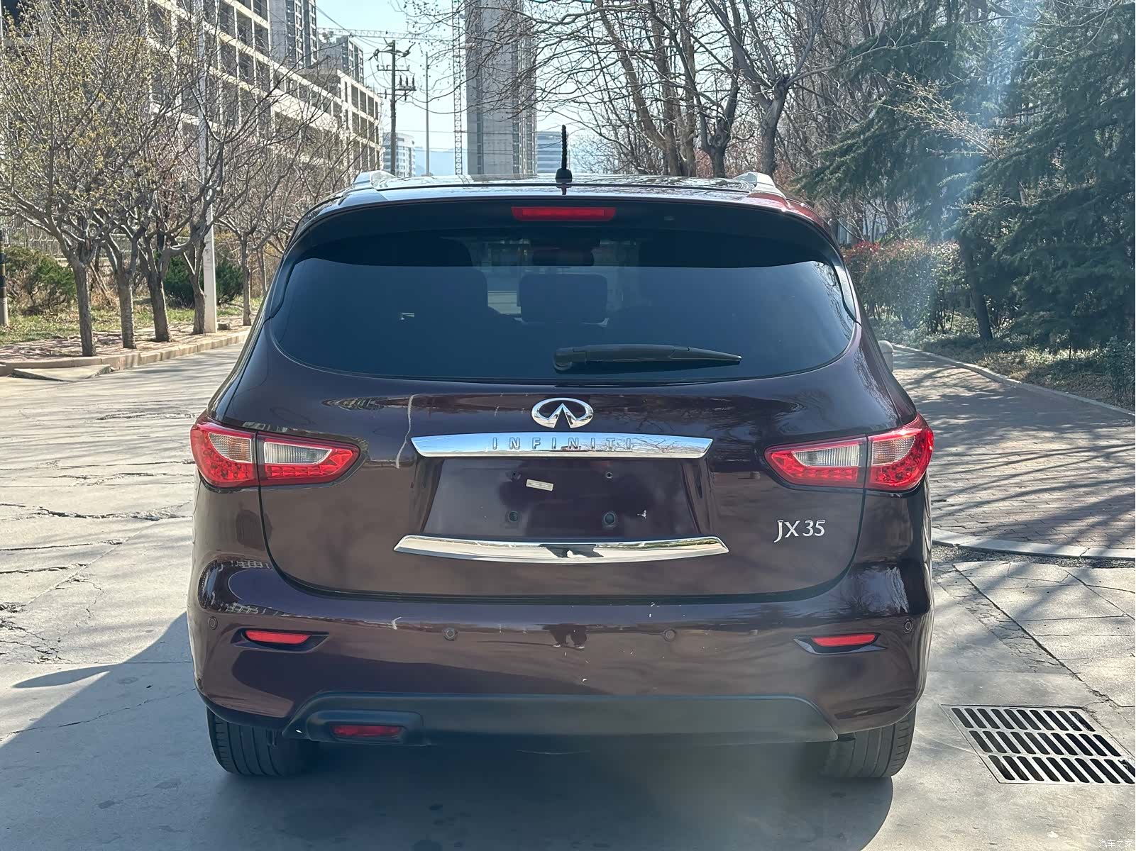 Infiniti JX35, 2014 9