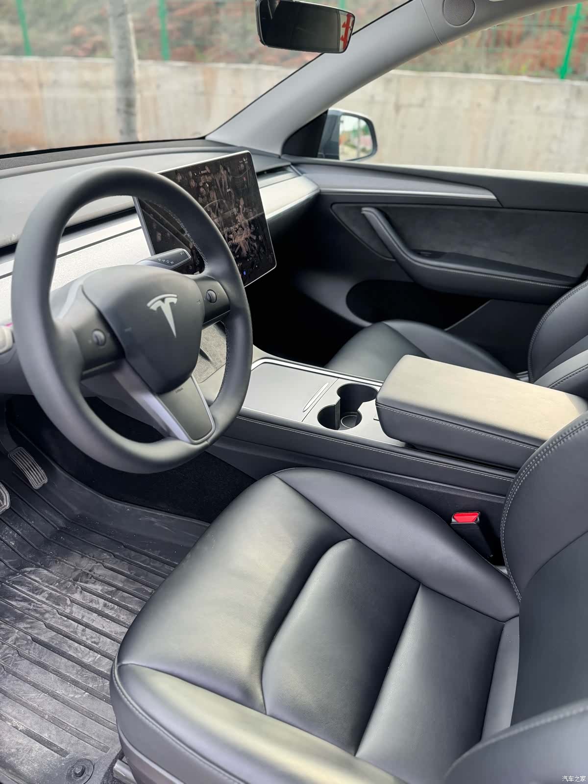 Tesla Model Y, 2024 8