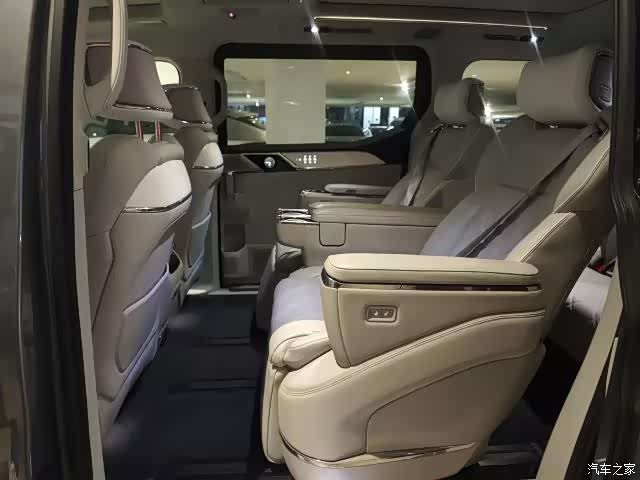 Volvo EM90, 2024 все фото