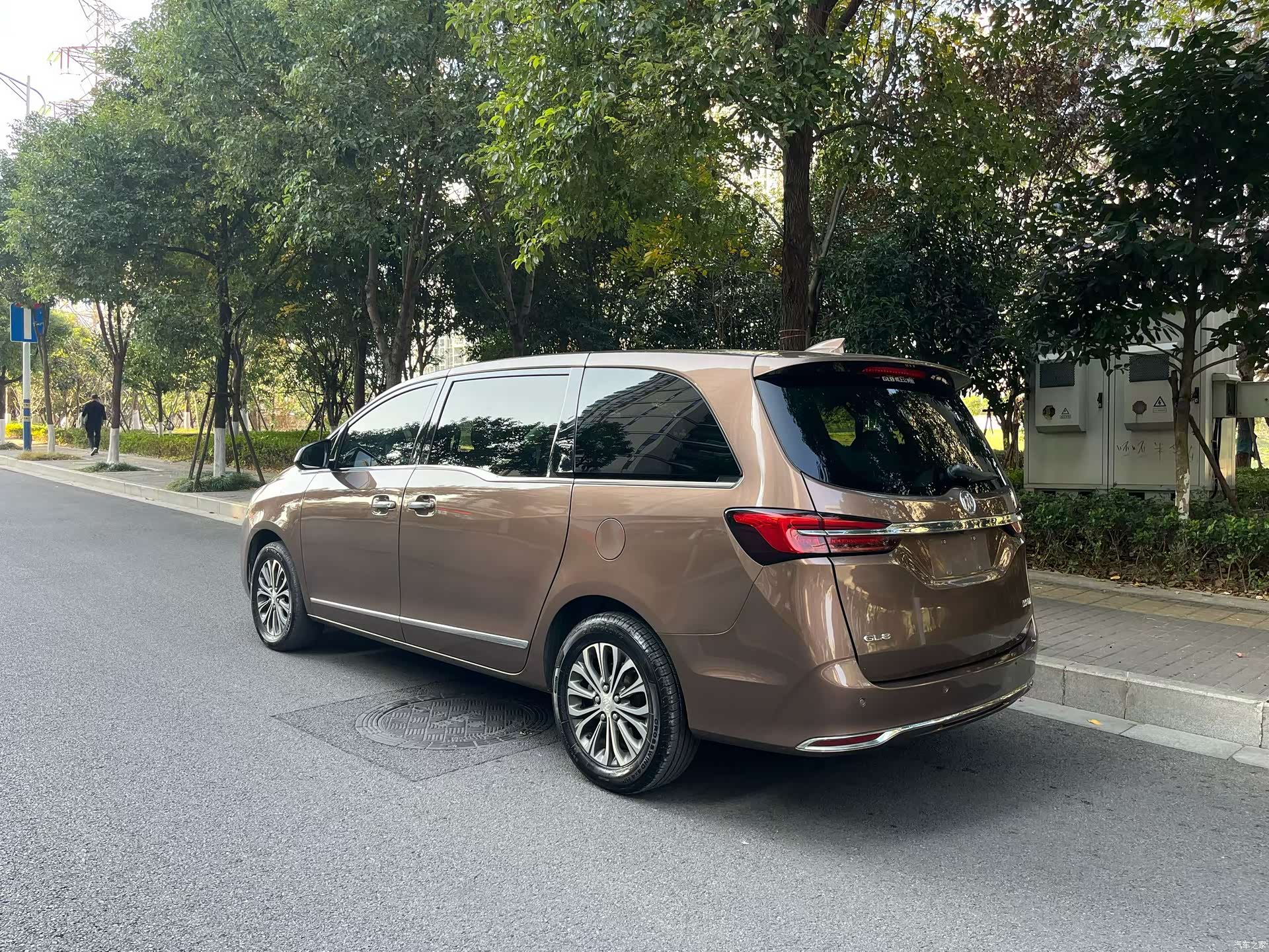 Buick GL8, 2021 4