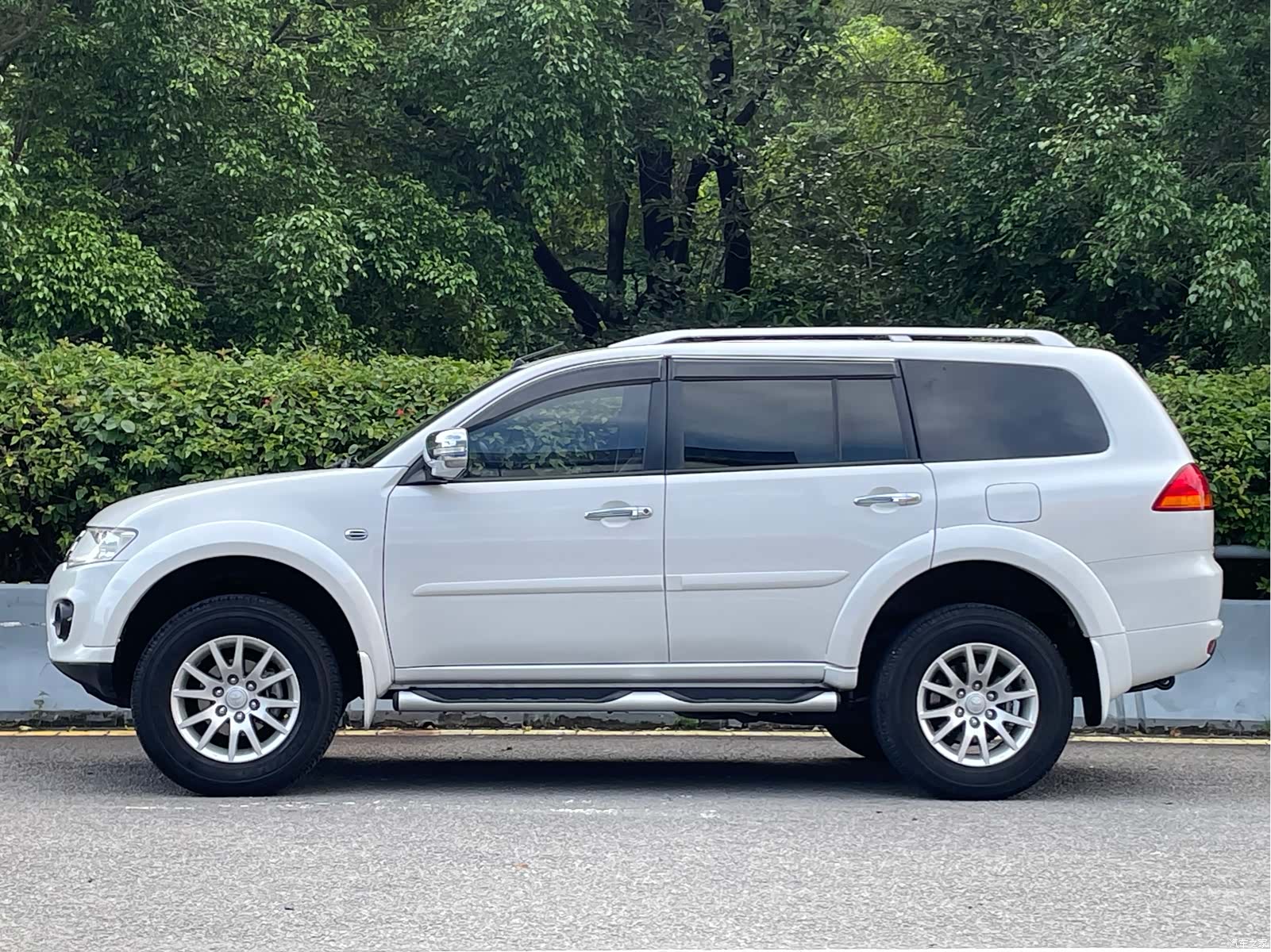 Mitsubishi Pajero, 2015 4