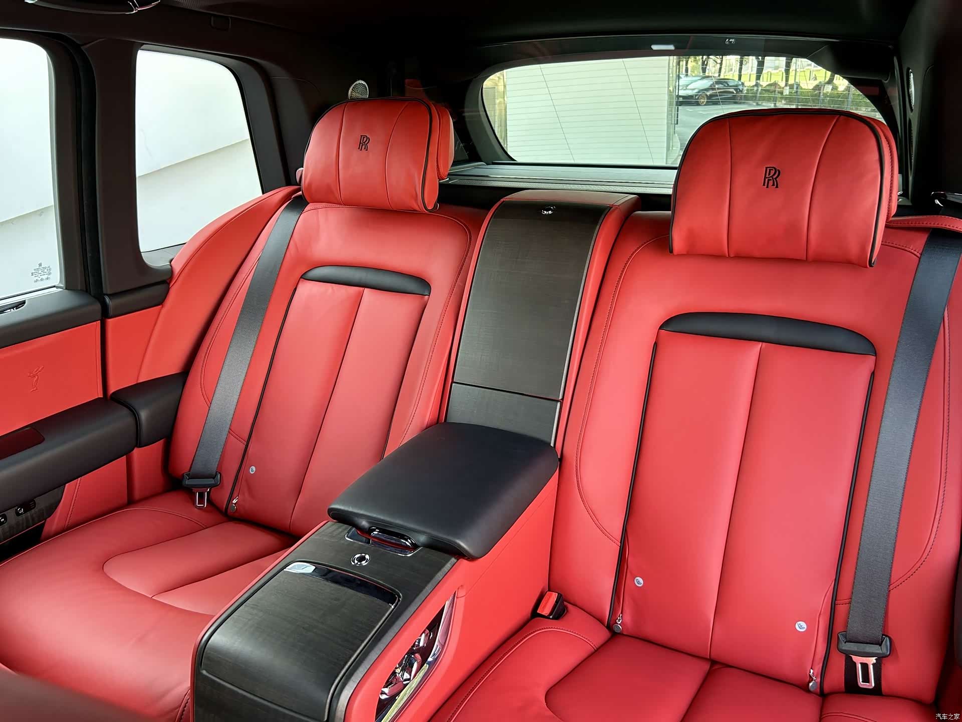 Rolls-Royce Cullinan, 2020 4