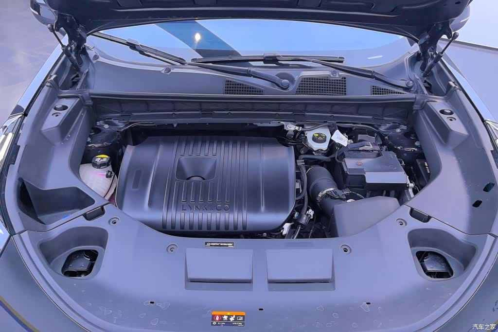 Lynk & Co 01, 2023 10