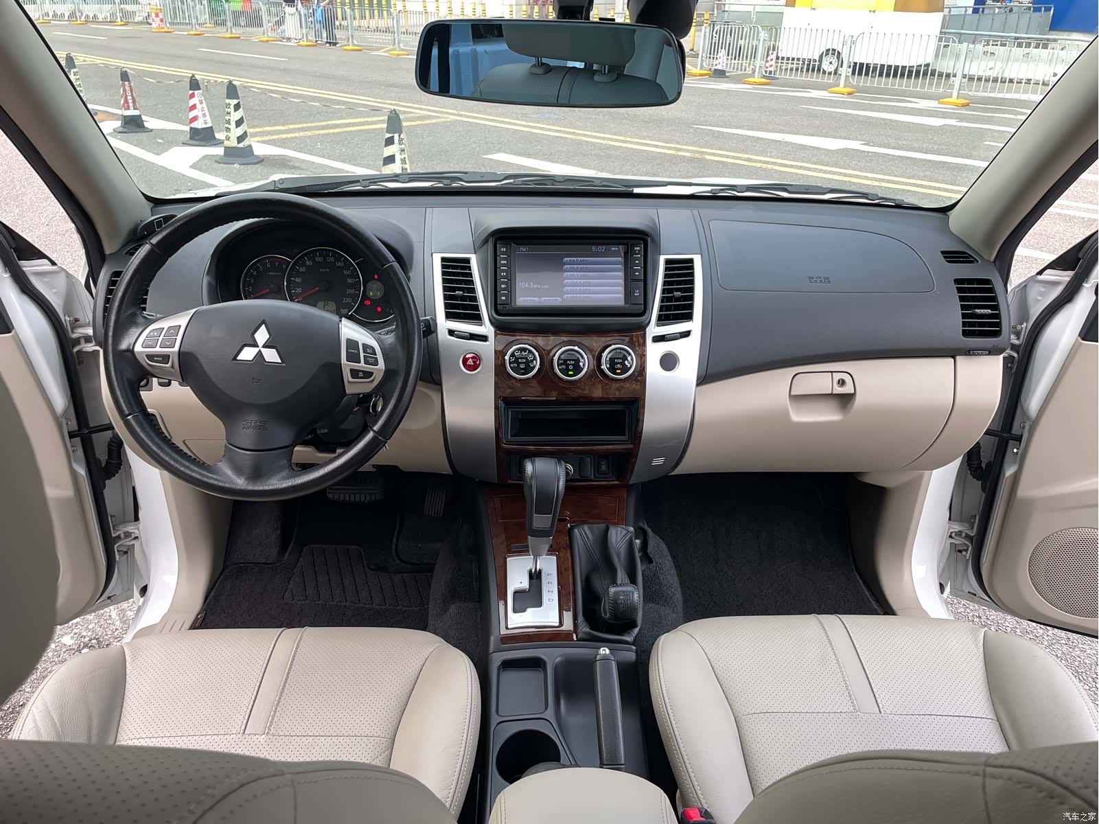 Mitsubishi Pajero, 2015 8