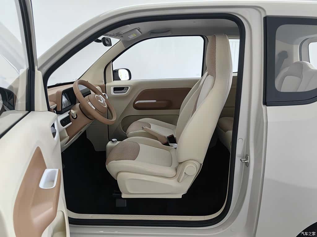 Wuling MINIEV, 2025 10