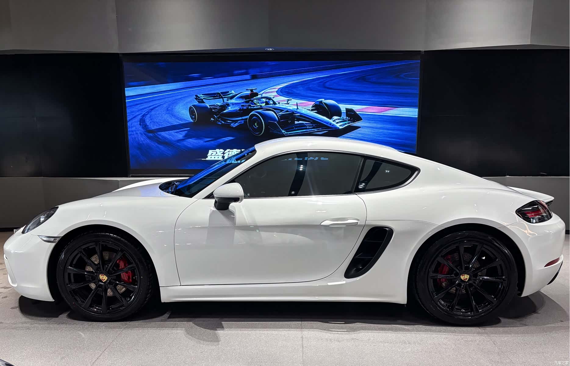 Porsche Cayman, 2017 3