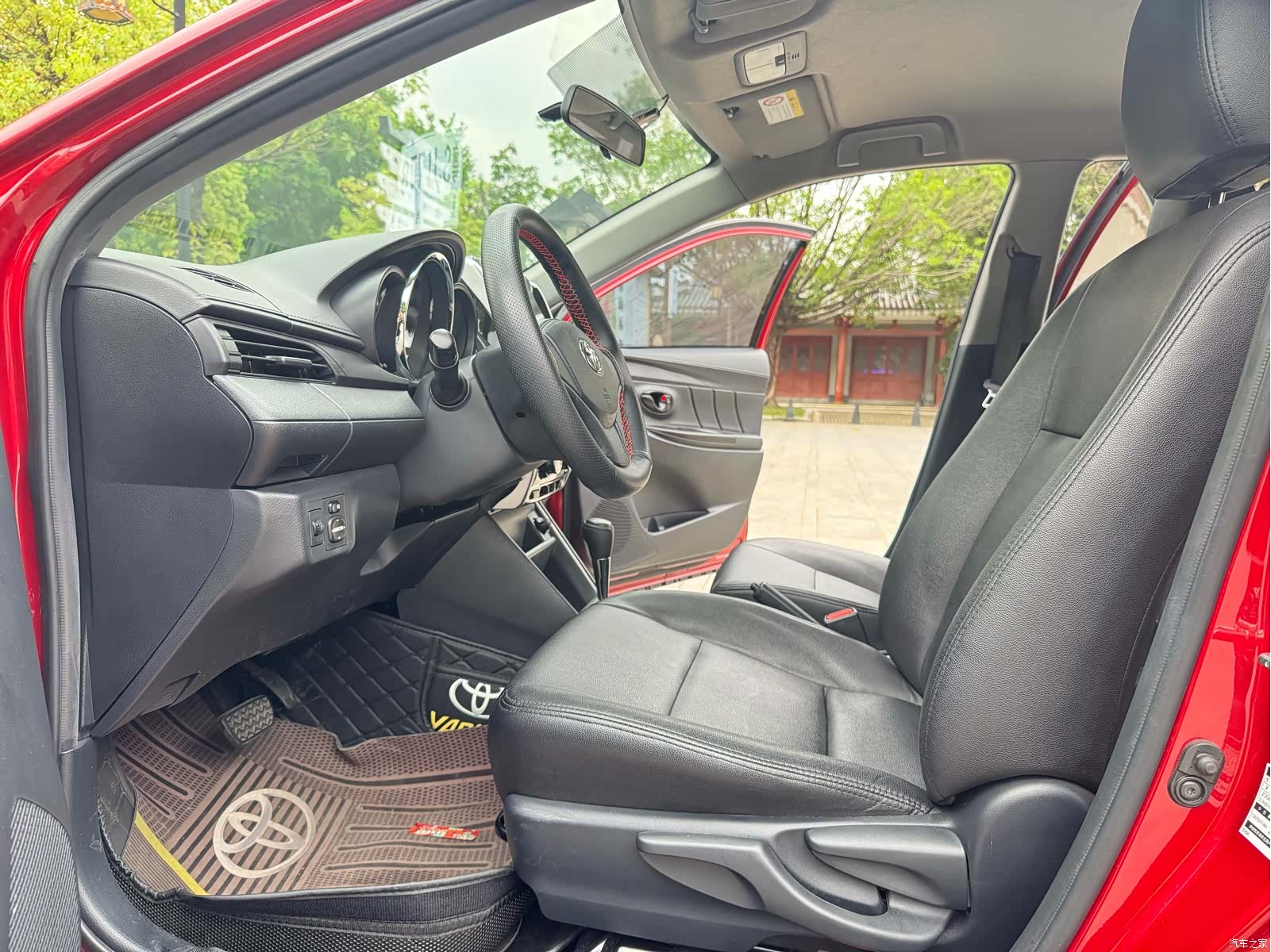 Toyota YARiS L, 2020 8