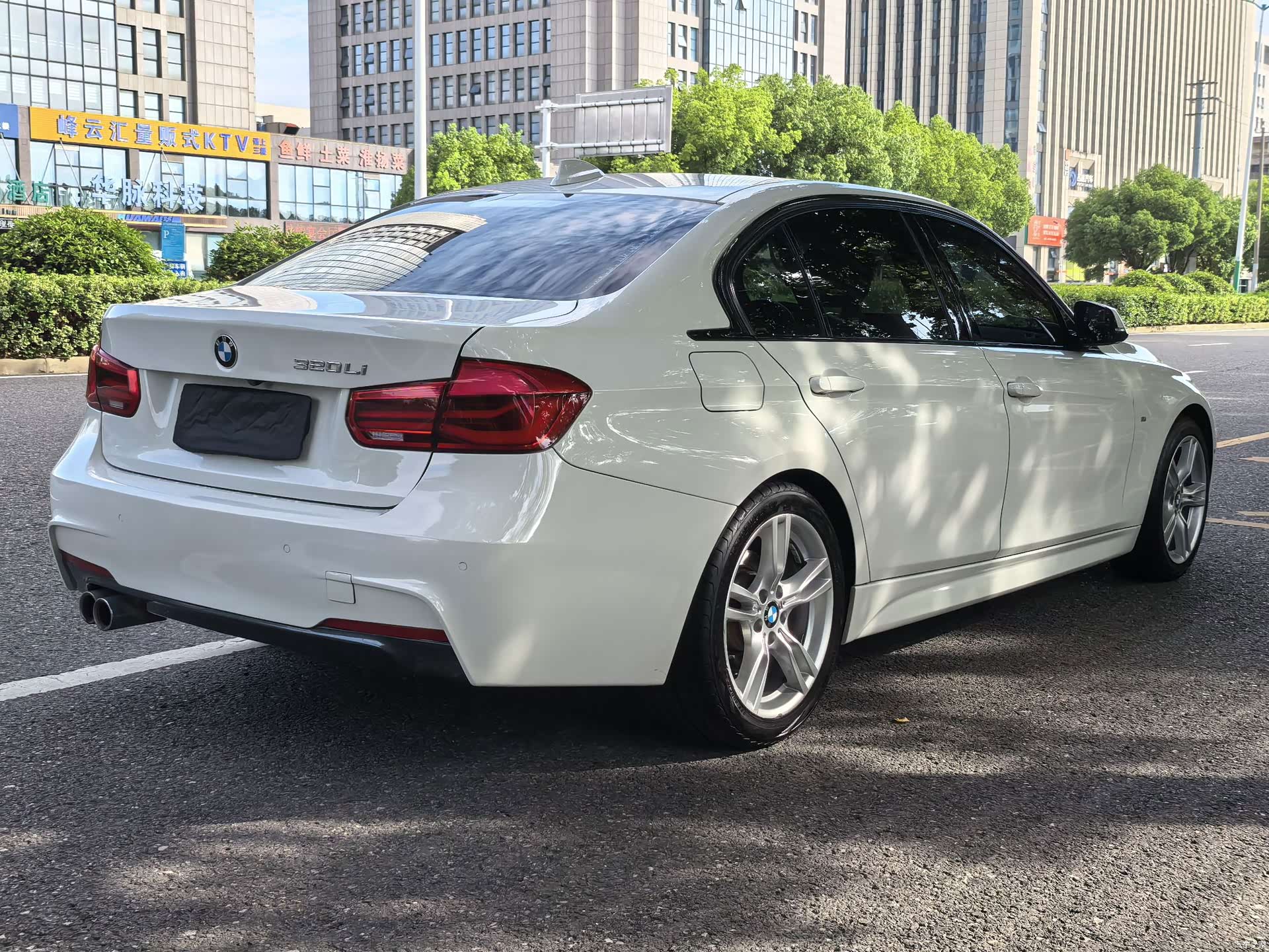 BMW 3 Series, 2018 7