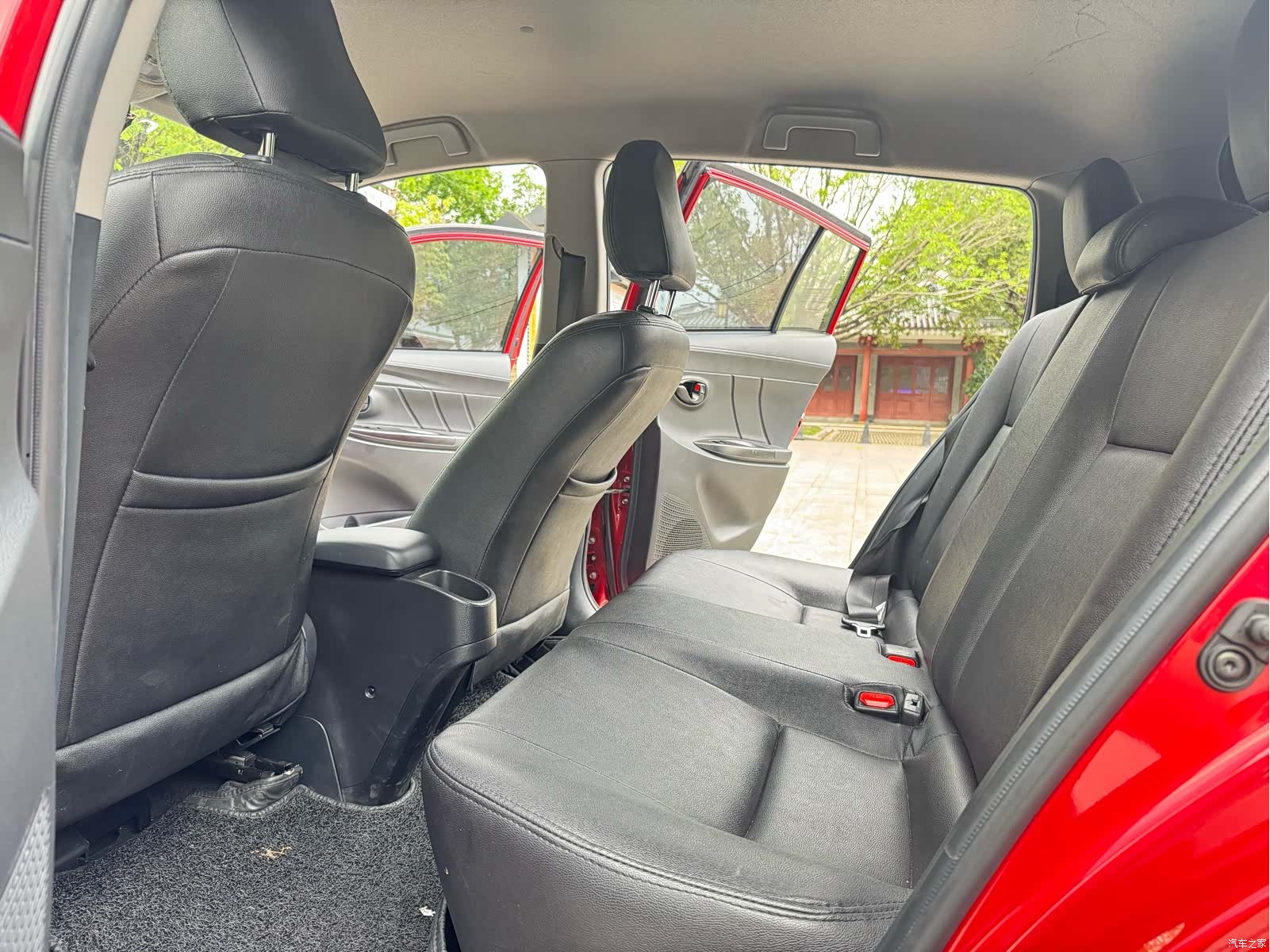 Toyota YARiS L, 2020 9