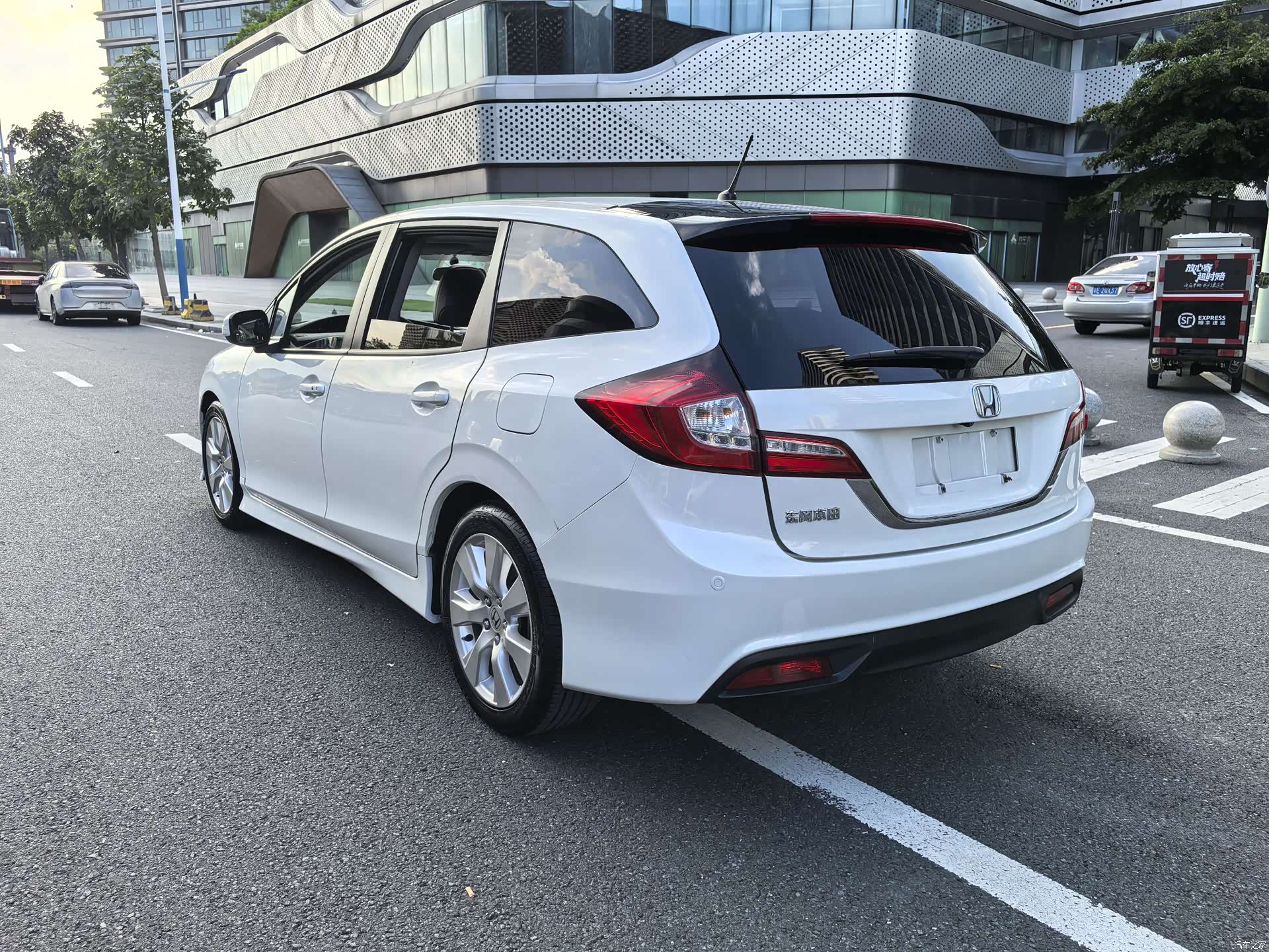 Honda Jade, 2016 7