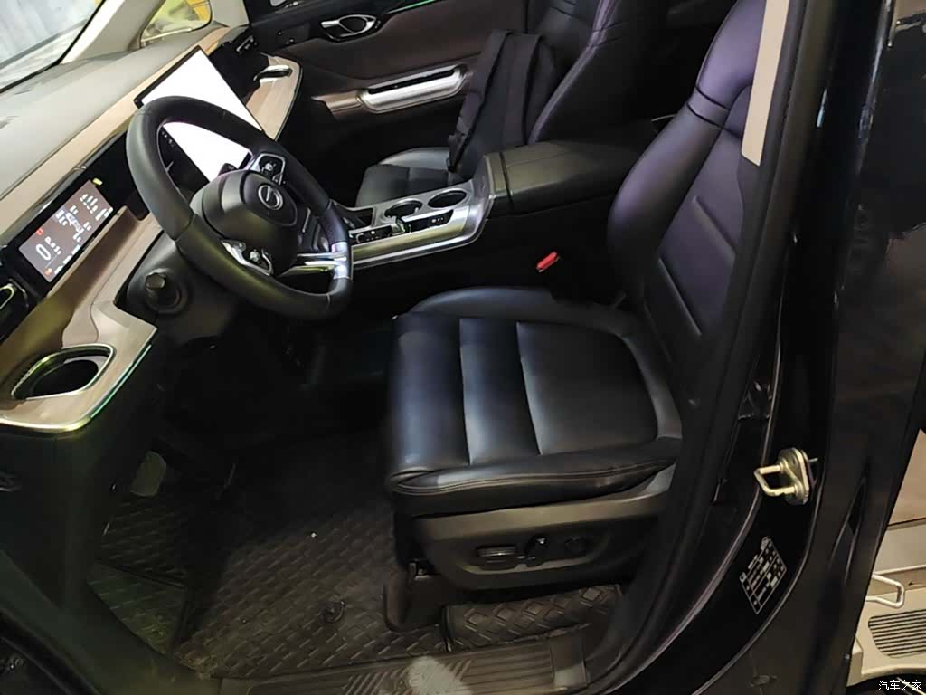 Trumpchi E8, 2023 15