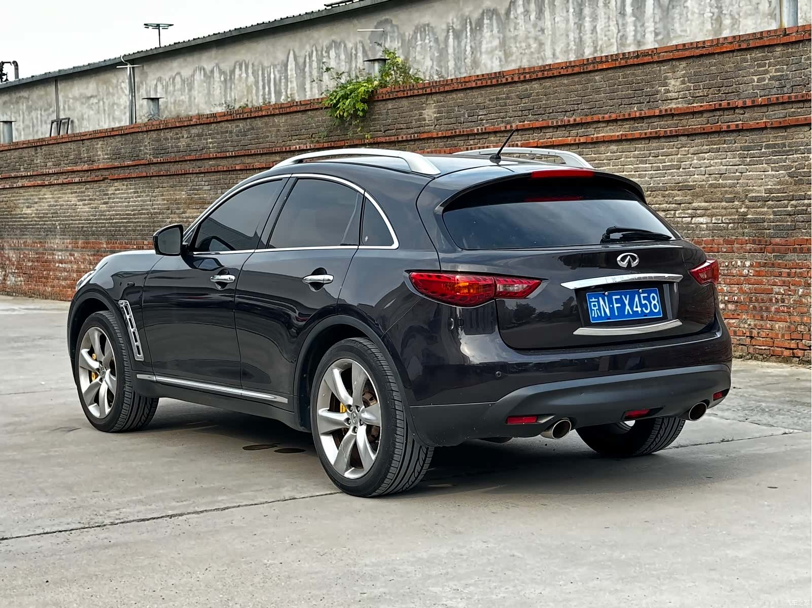 Infiniti FX35, 2012 16