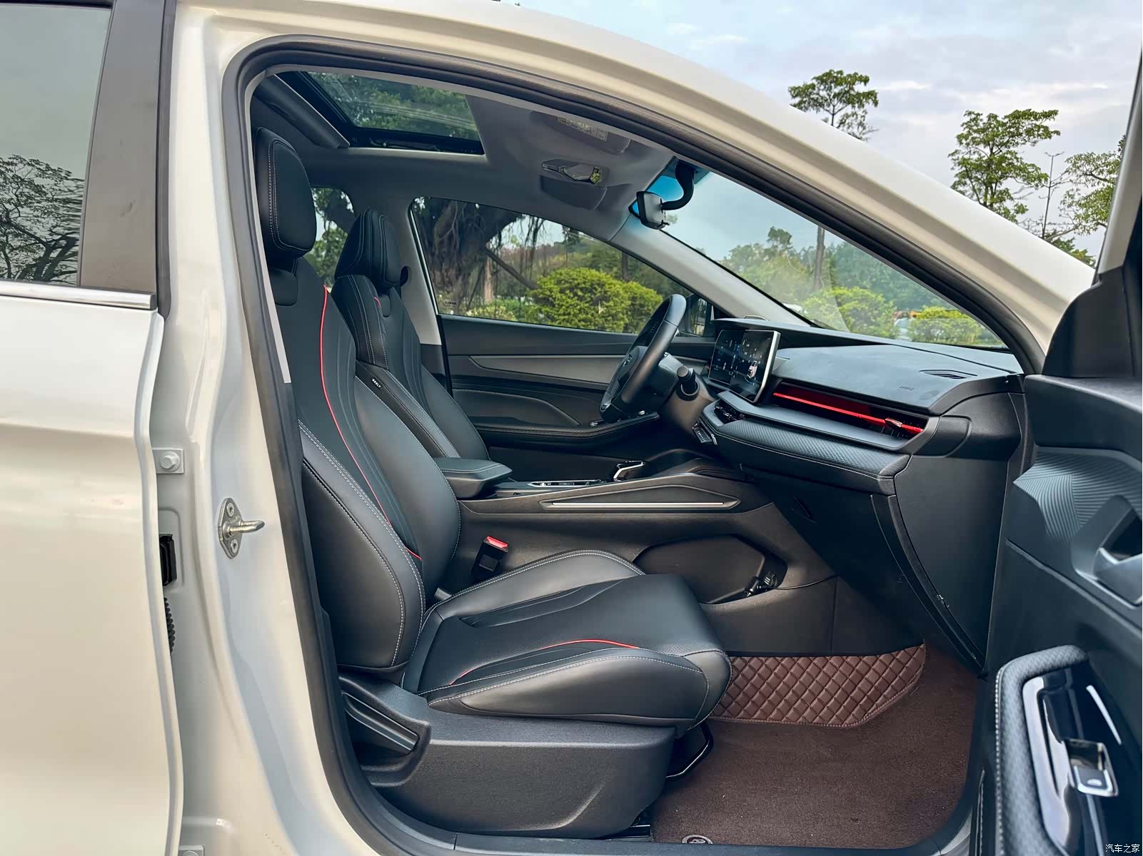 Geely Binray, 2023 10