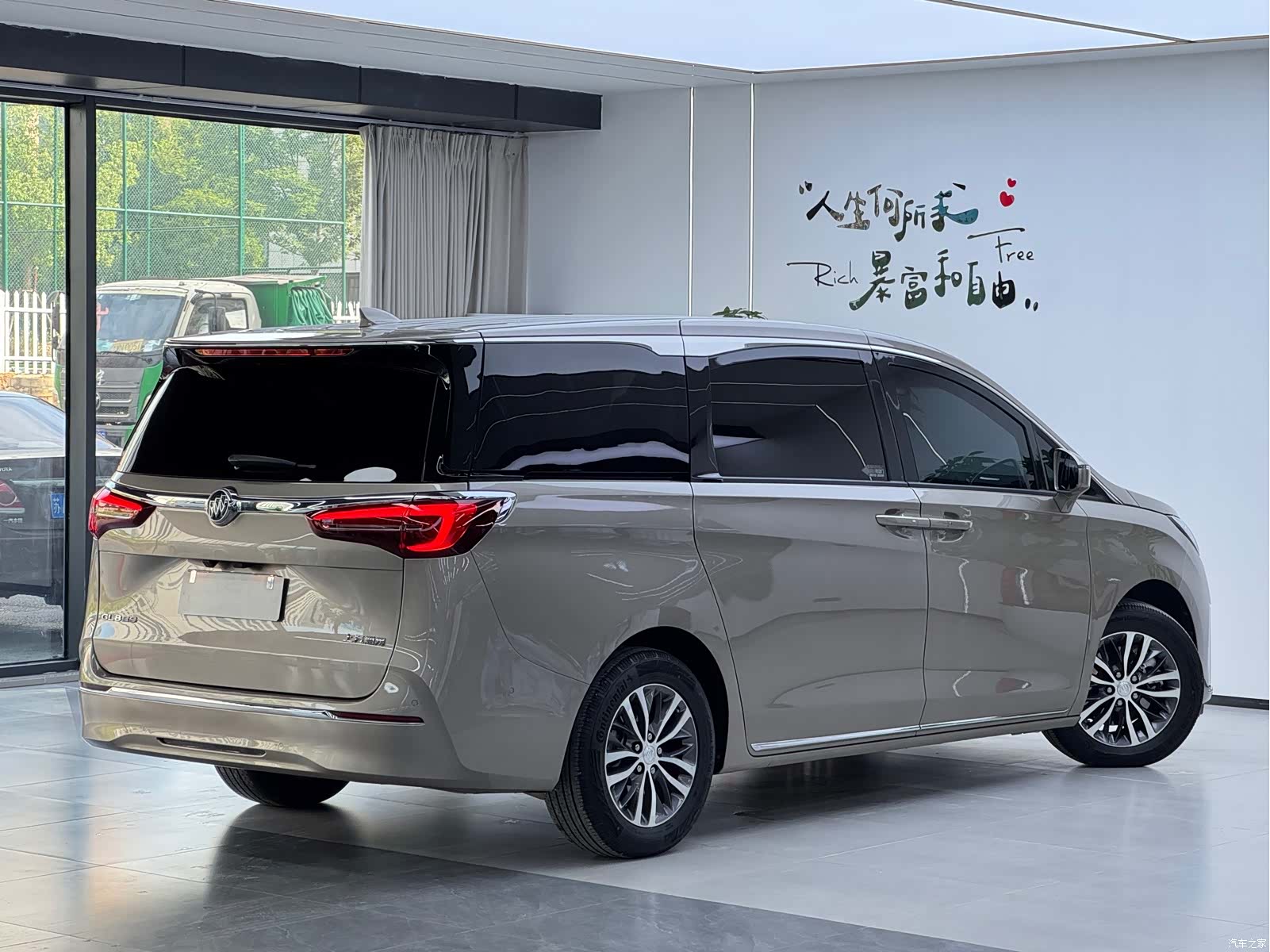 Buick GL8, 2024 3