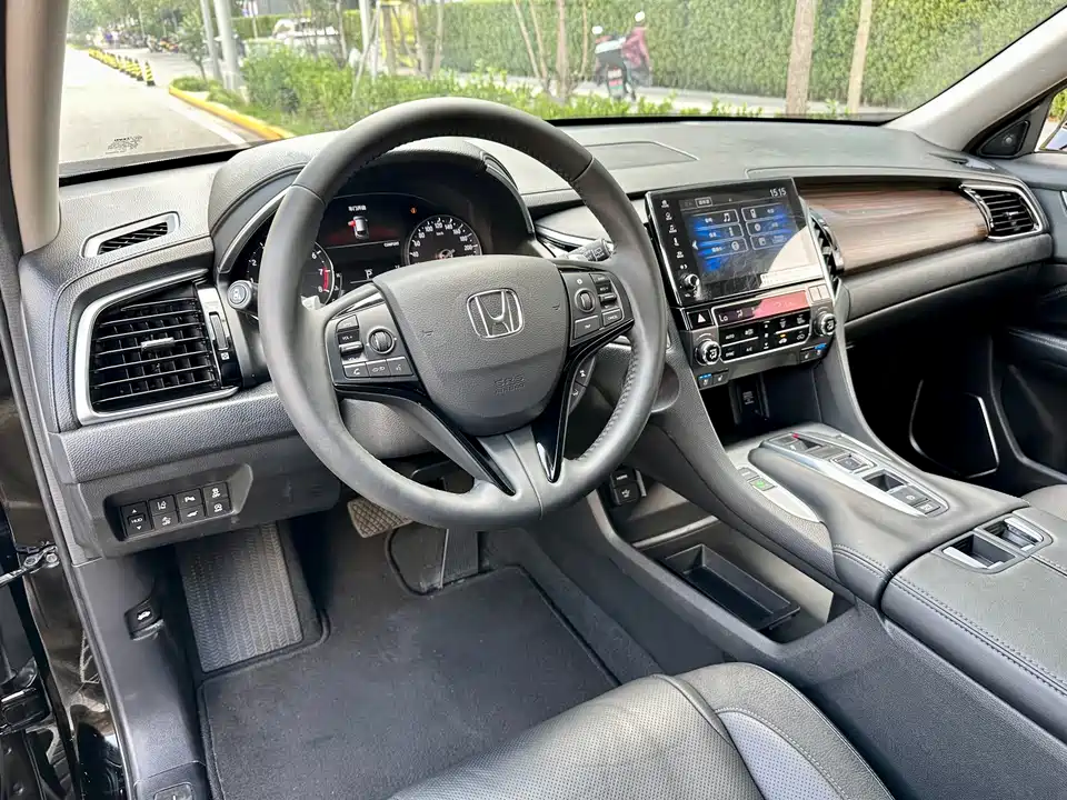 Honda Crown Road