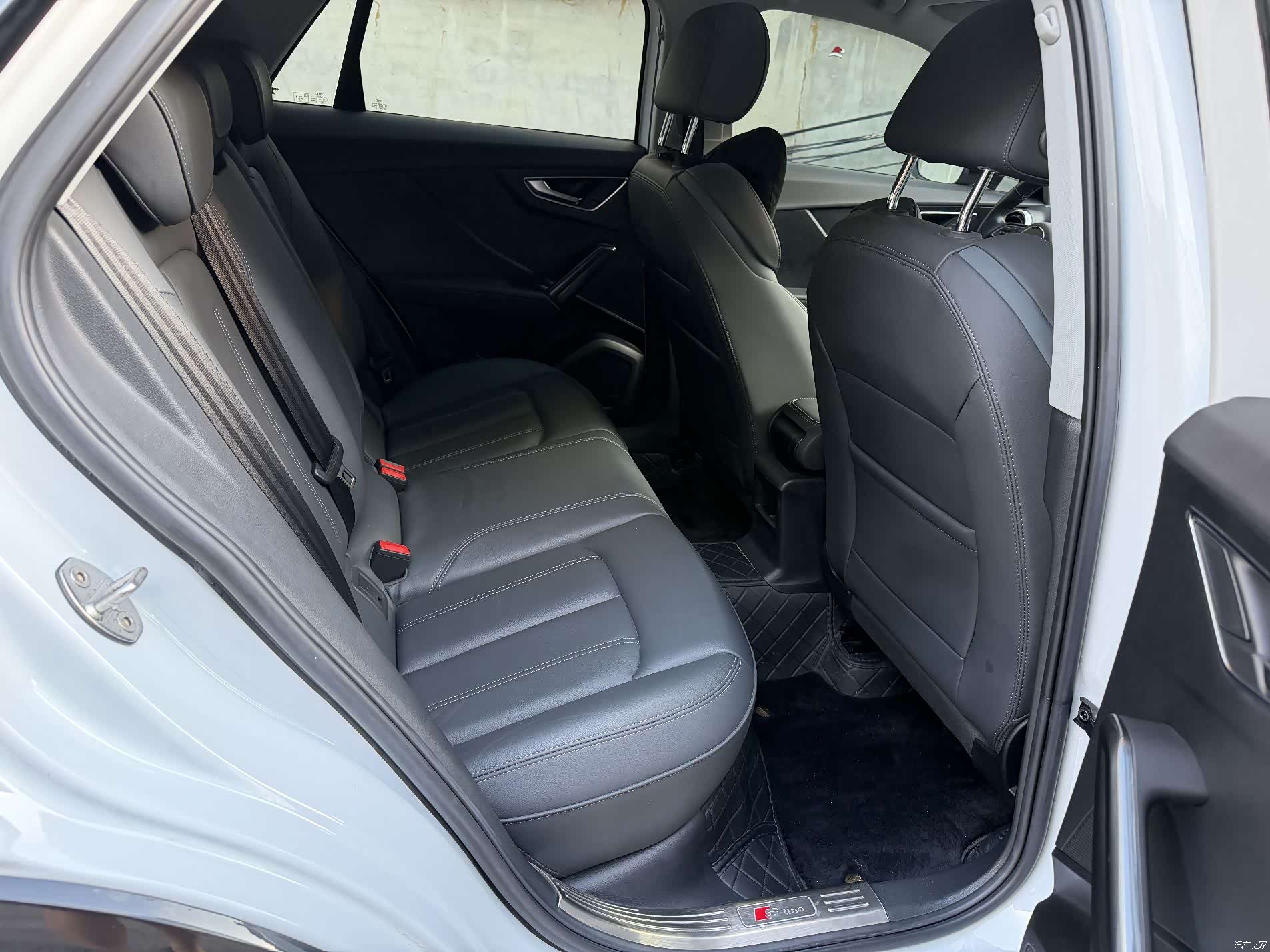 Audi Q2L, 2023 12