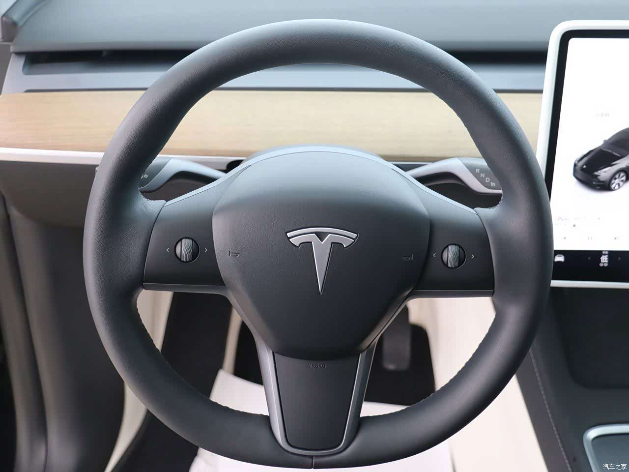 Tesla Model Y, 2023 13