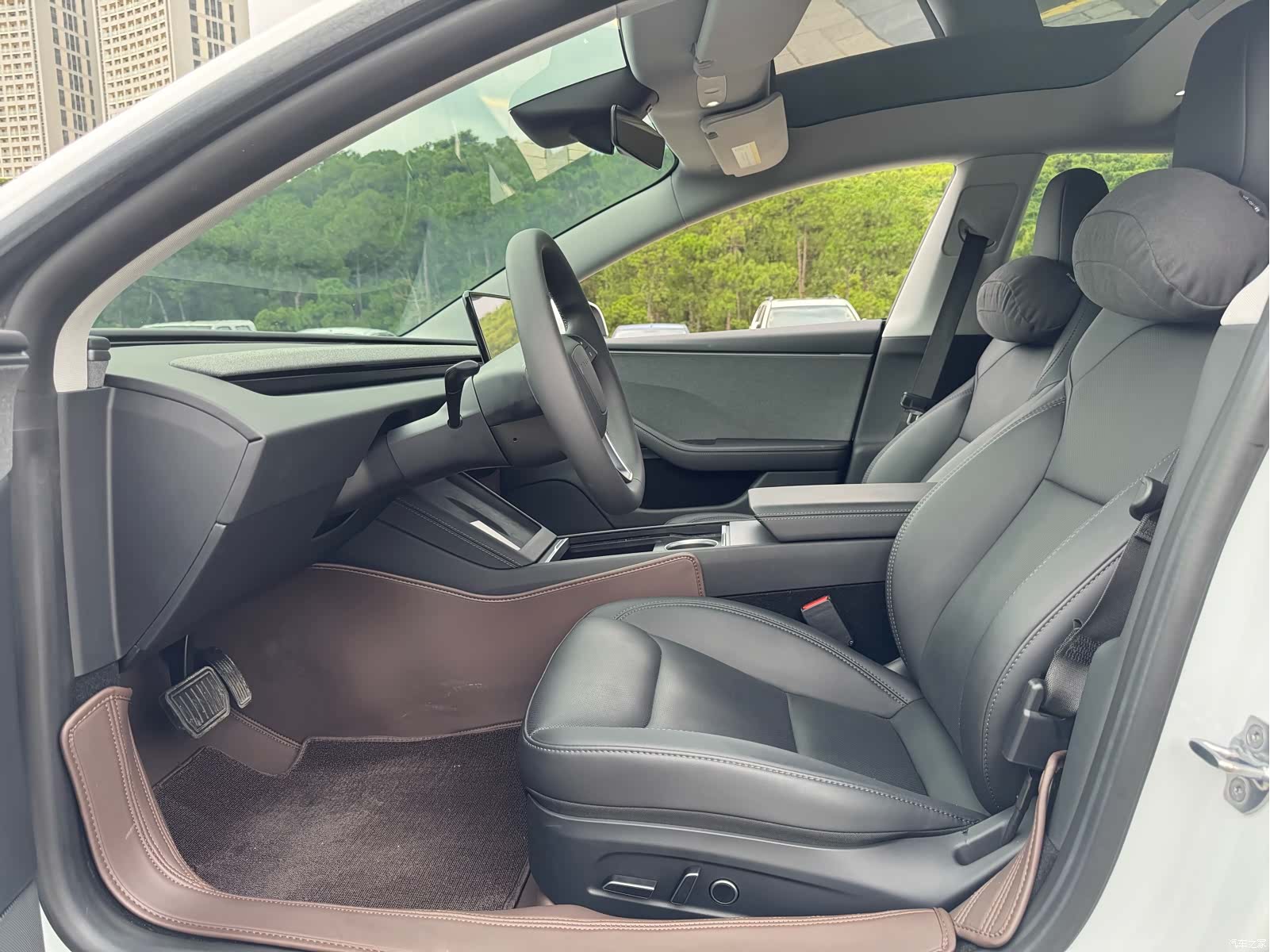 Tesla Model 3, 2025 27