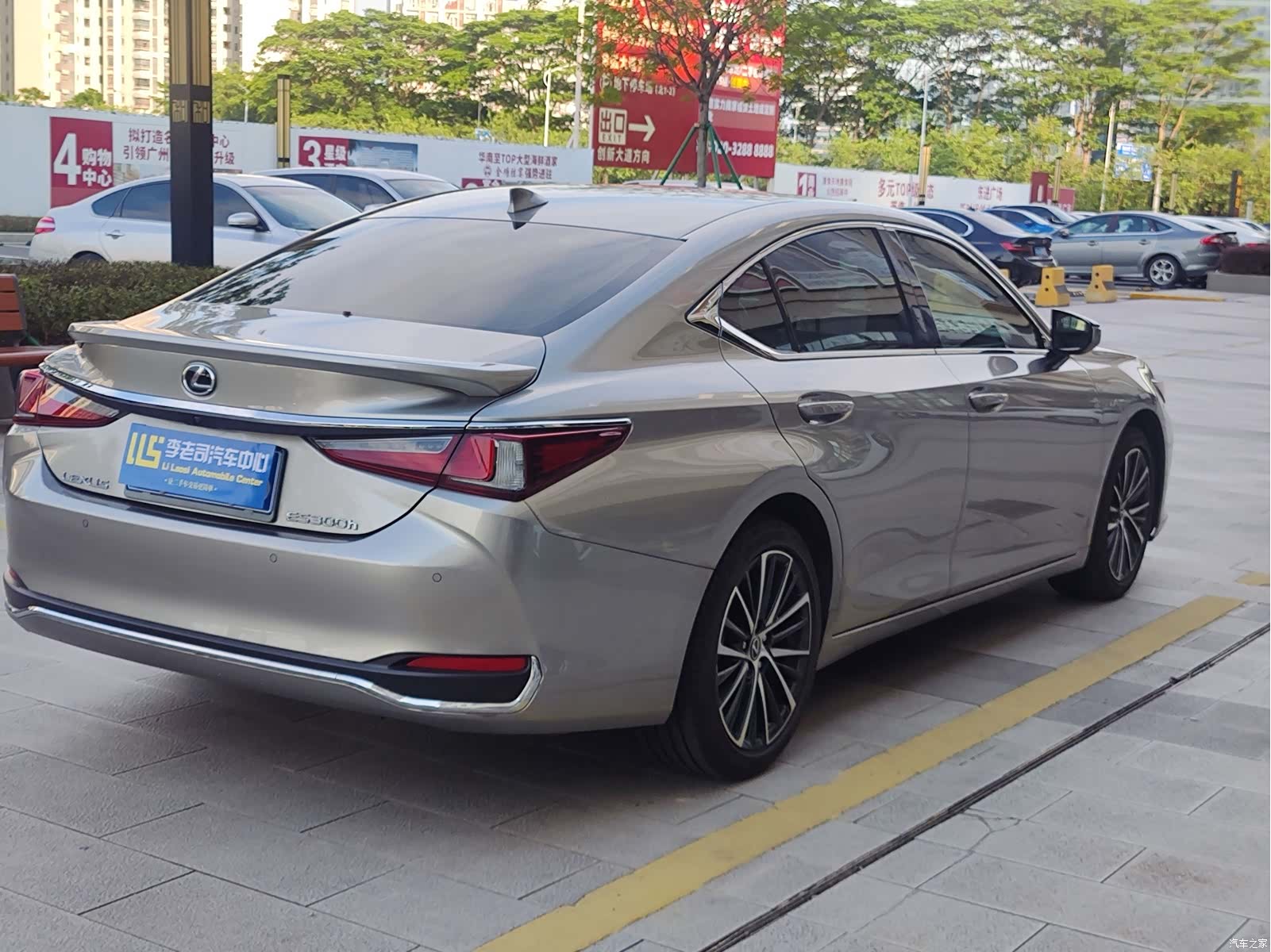 Lexus ES, 2024 все фото
