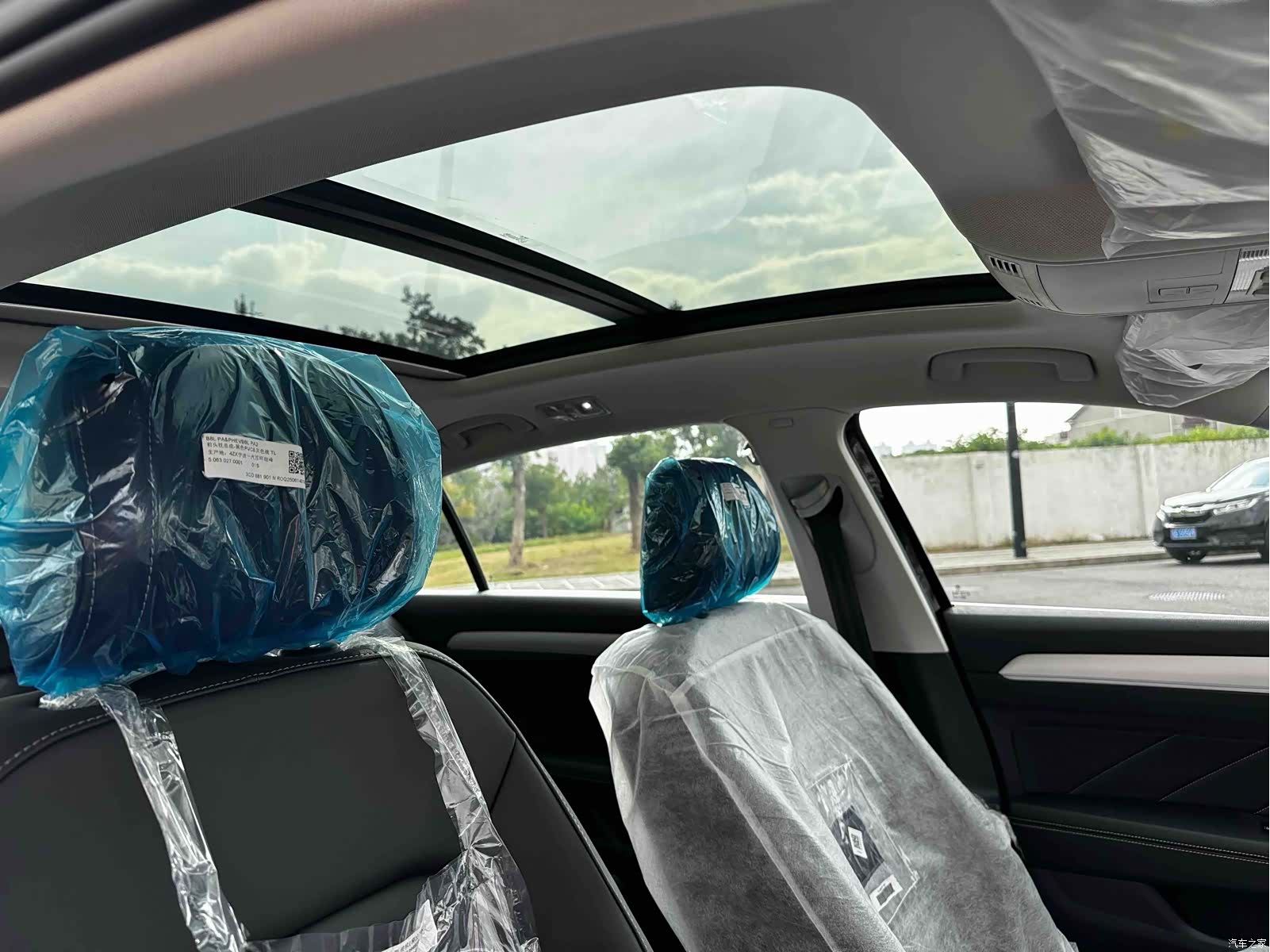 Volkswagen Magotan, 2026 14