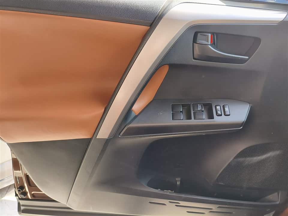 Toyota RAV4 Rongfang