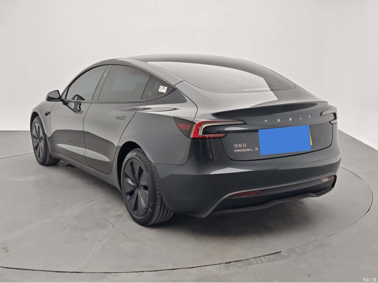 Tesla Model 3, 2025 4