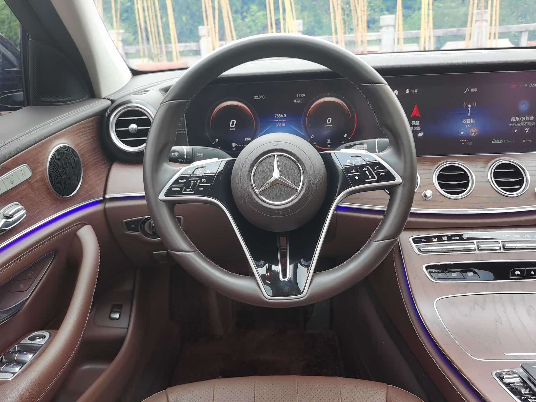 Mercedes-Benz E-Class, 2023 23