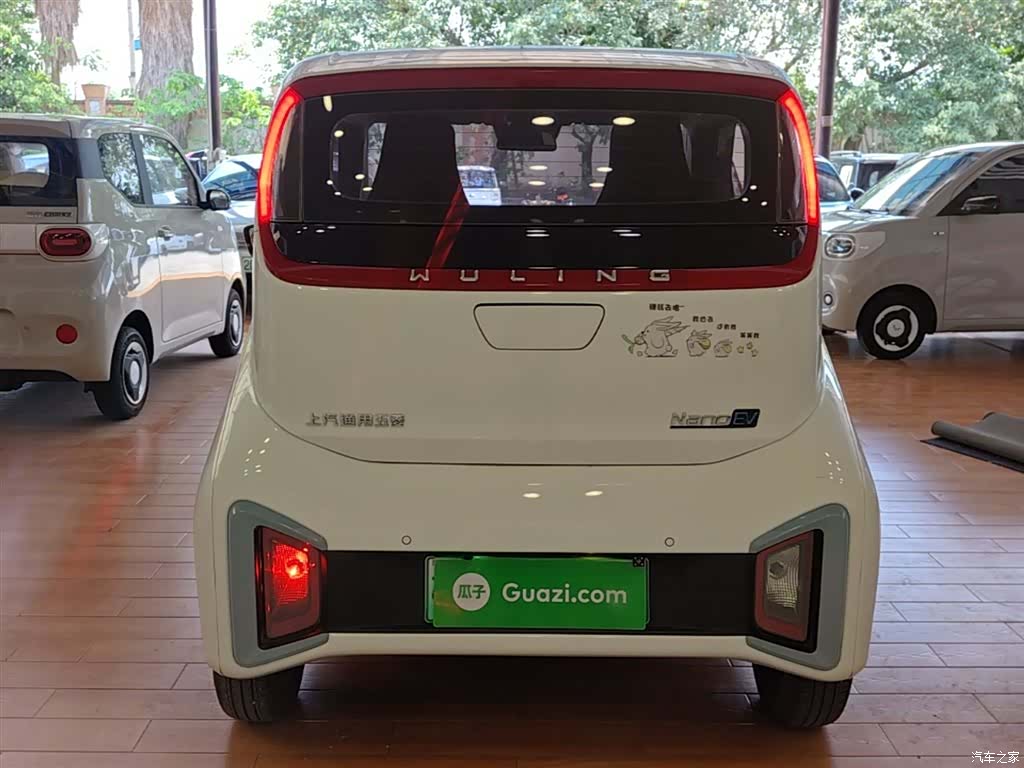Wuling NanoEV, 2022 6