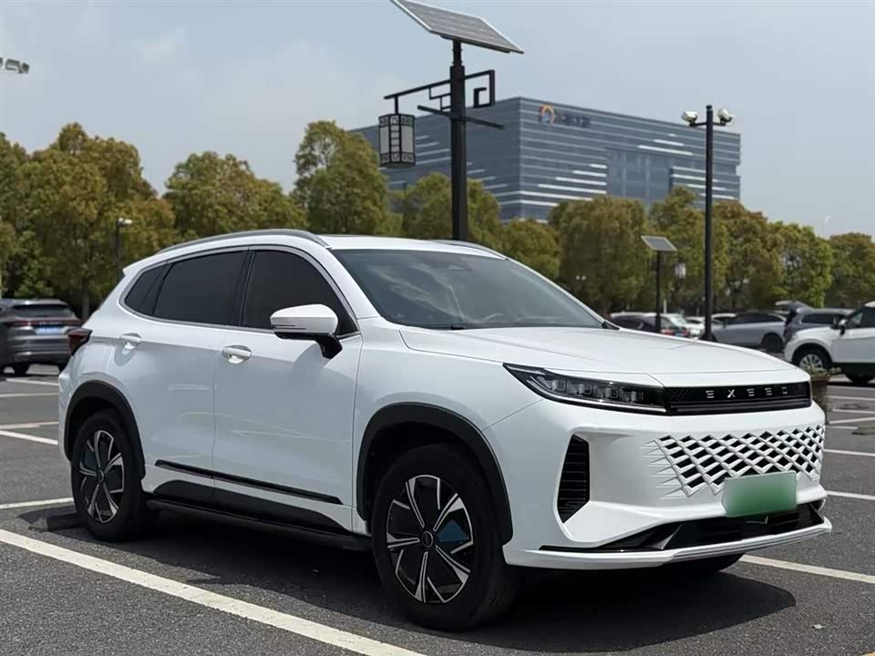 Exeed Chasing the wind C-DM