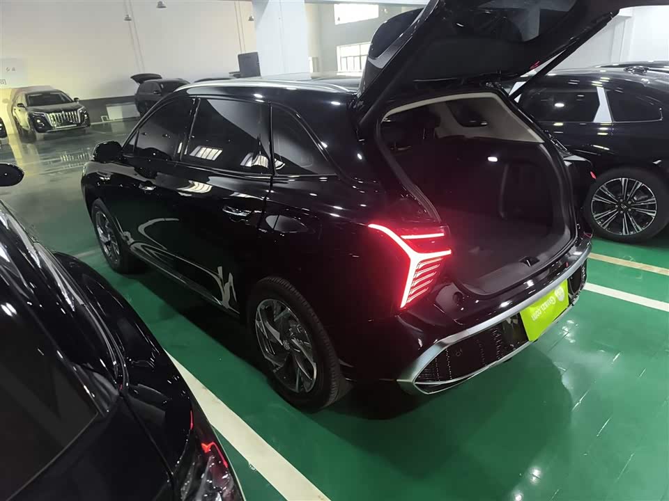 Hongqi HS3 PHEV