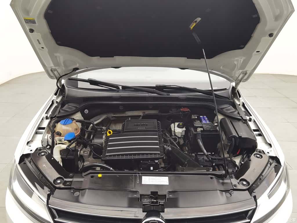 Volkswagen Sagitar, 2016 6