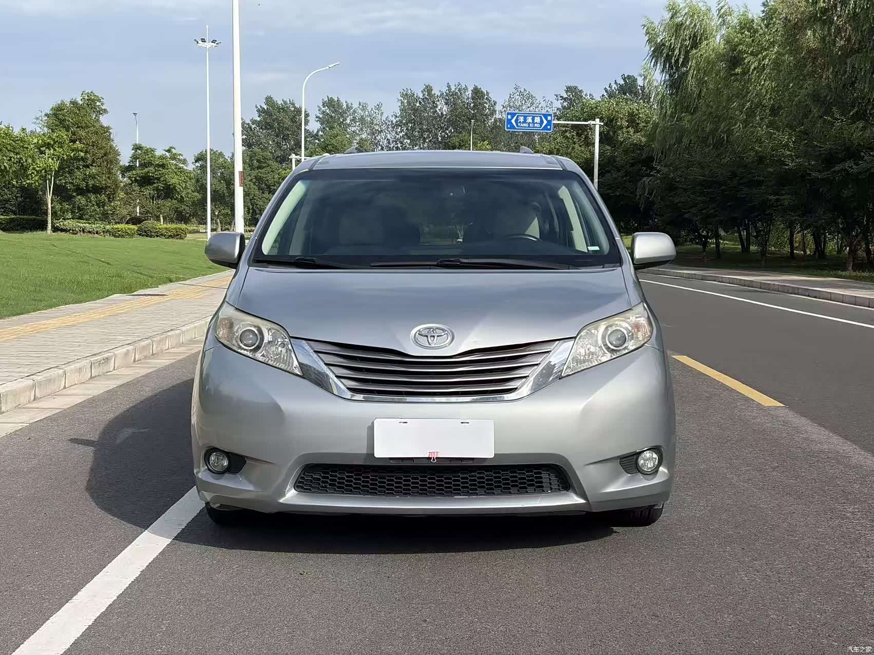 Toyota Sienna, 2017 3