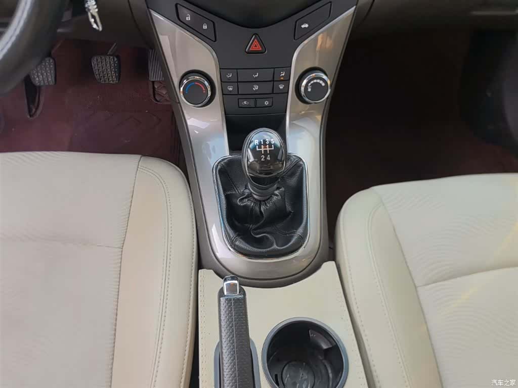 Chevrolet SE, 2016 14