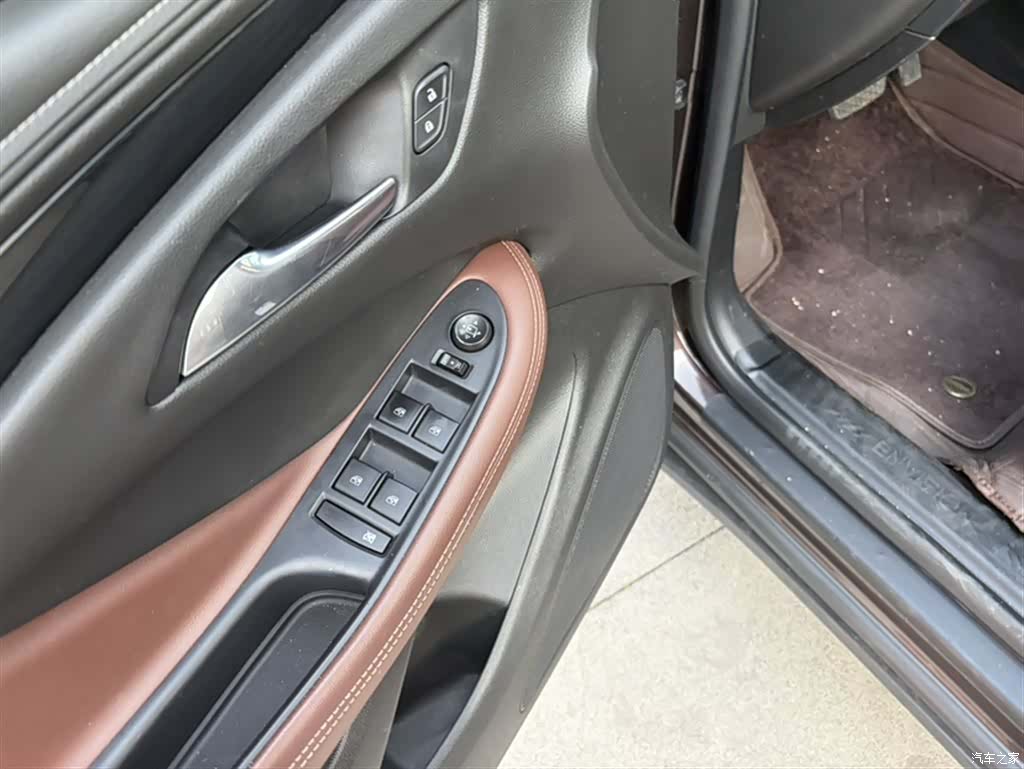 Buick Envision Plus, 2021 4