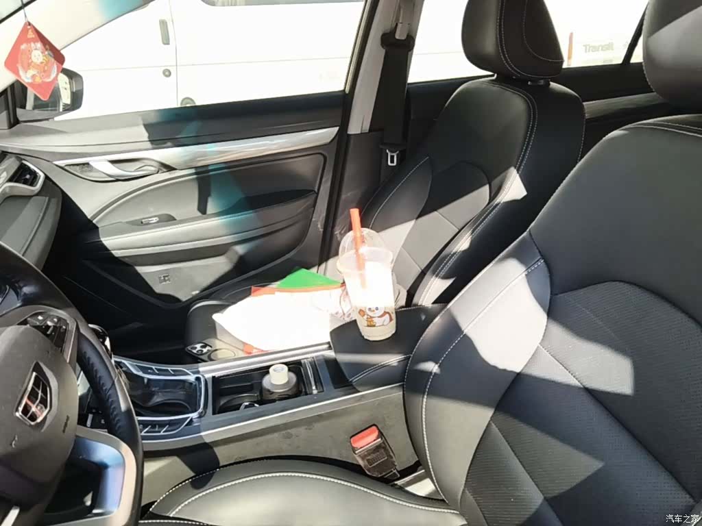 Geely Emgrand, 2019 15