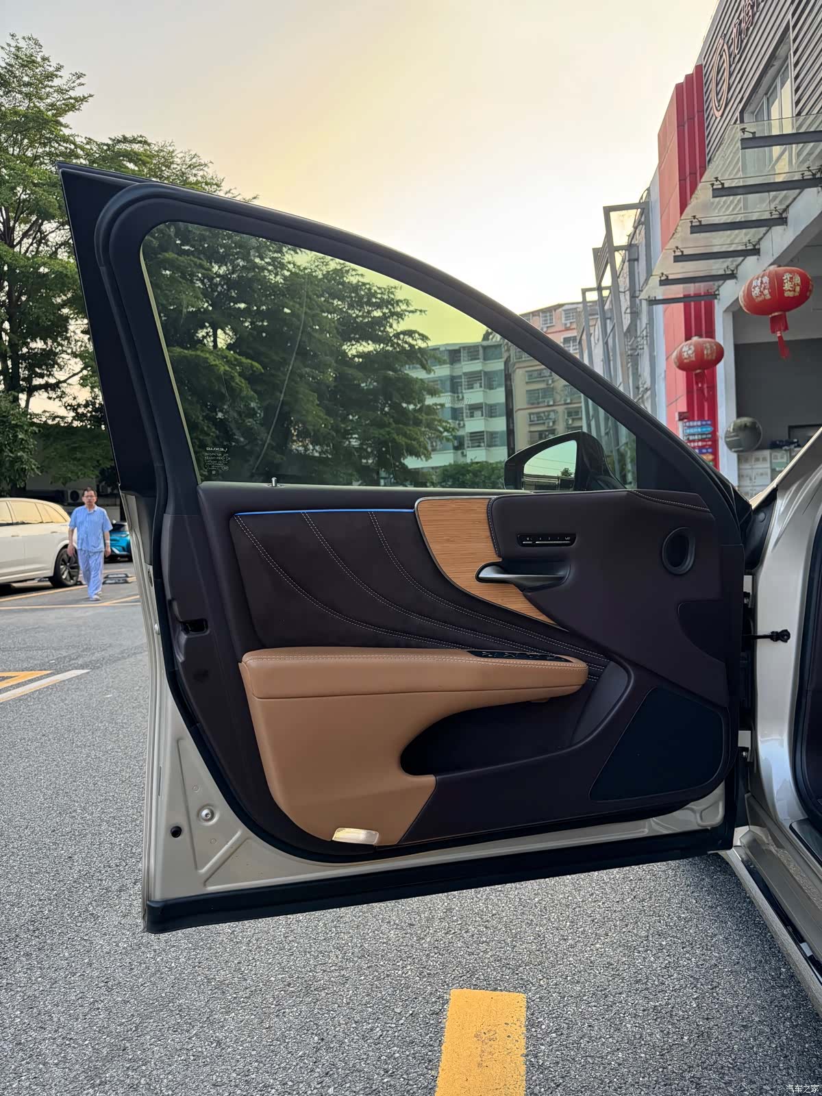 Lexus LS, 2019 7