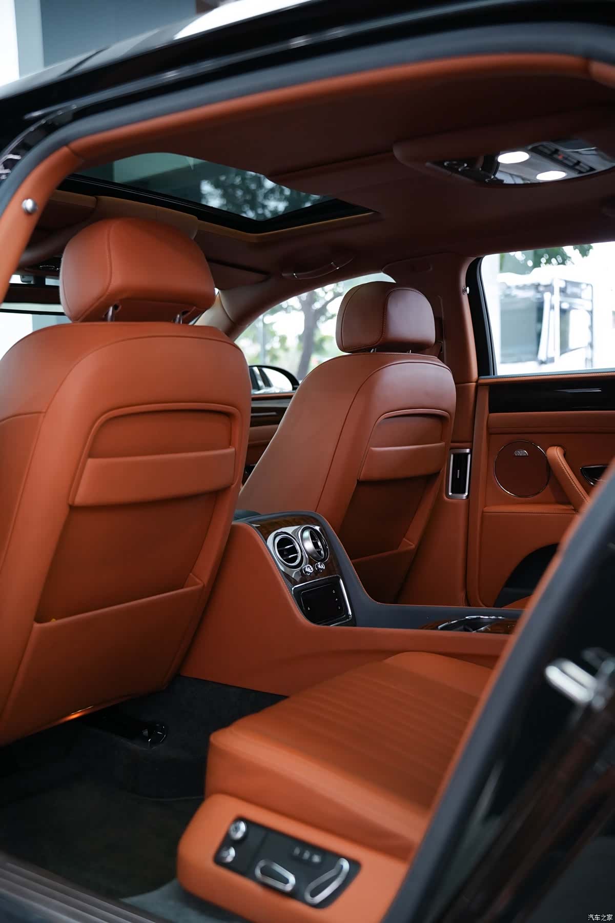 Bentley Flying Spur, 2018 все фото