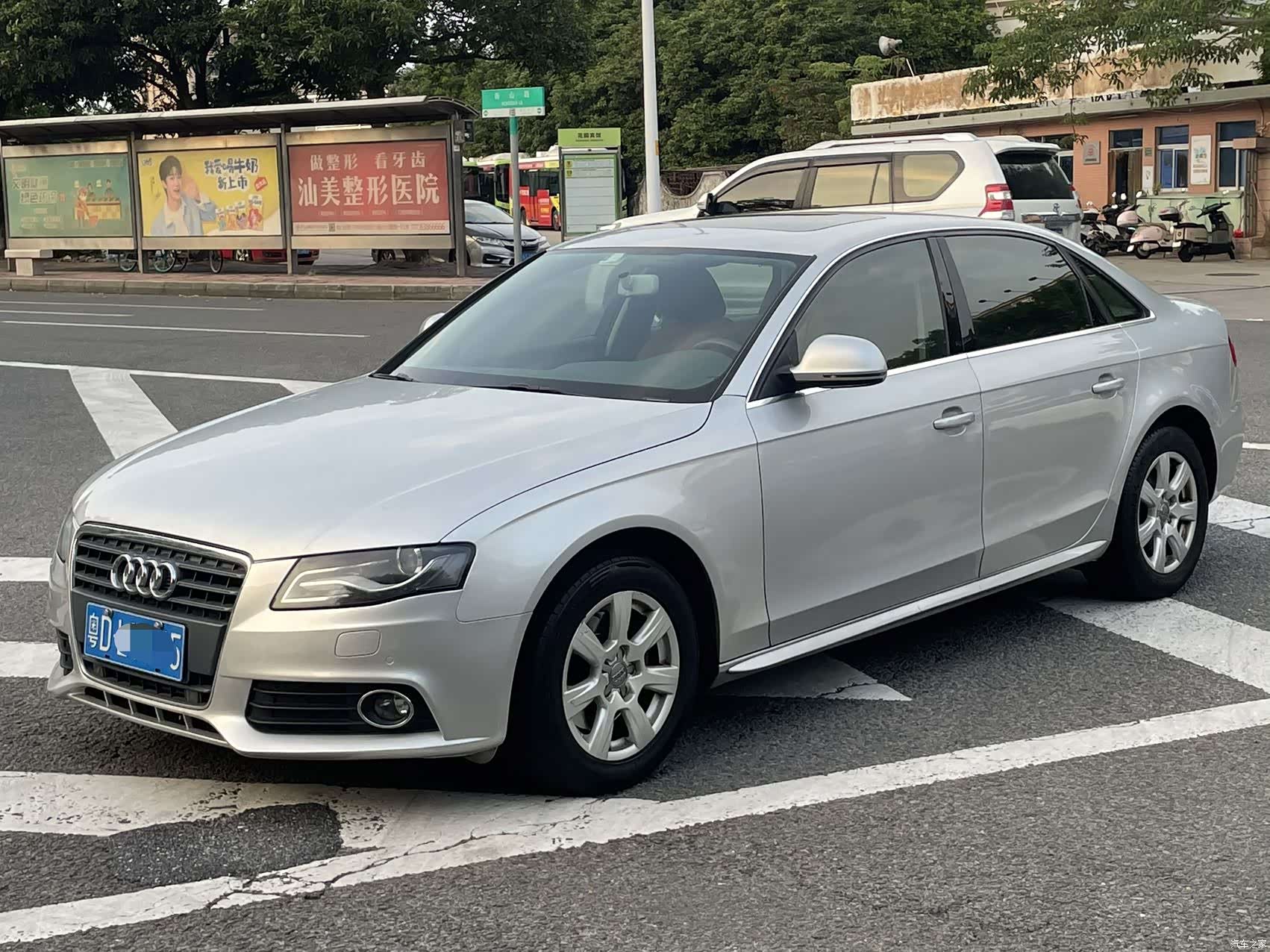 Audi A4L, 2012 1