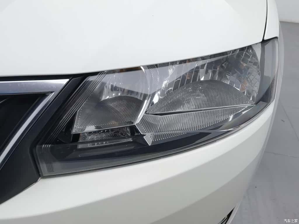 Skoda Rapid, 2017 7