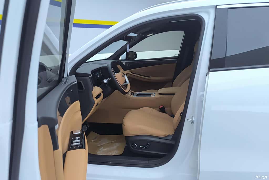 Geely Galaxy L7, 2025 9