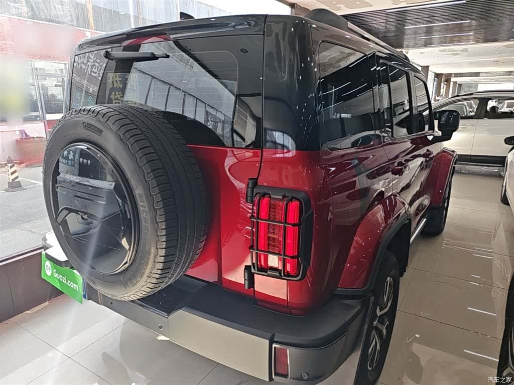 Tank 300, 2022 7
