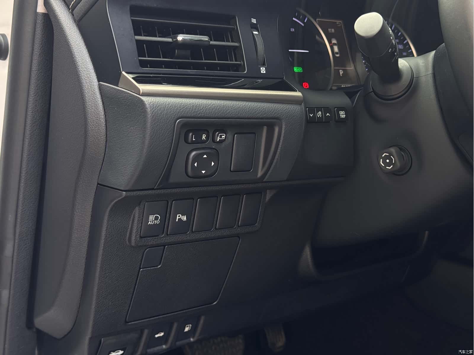 Lexus ES, 2017 16