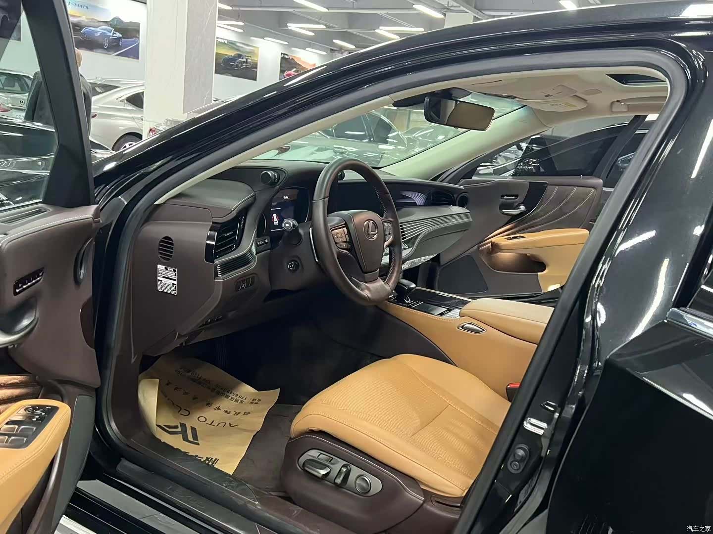 Lexus LS, 2020 4