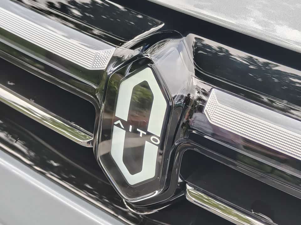 AITO Ask the world M7