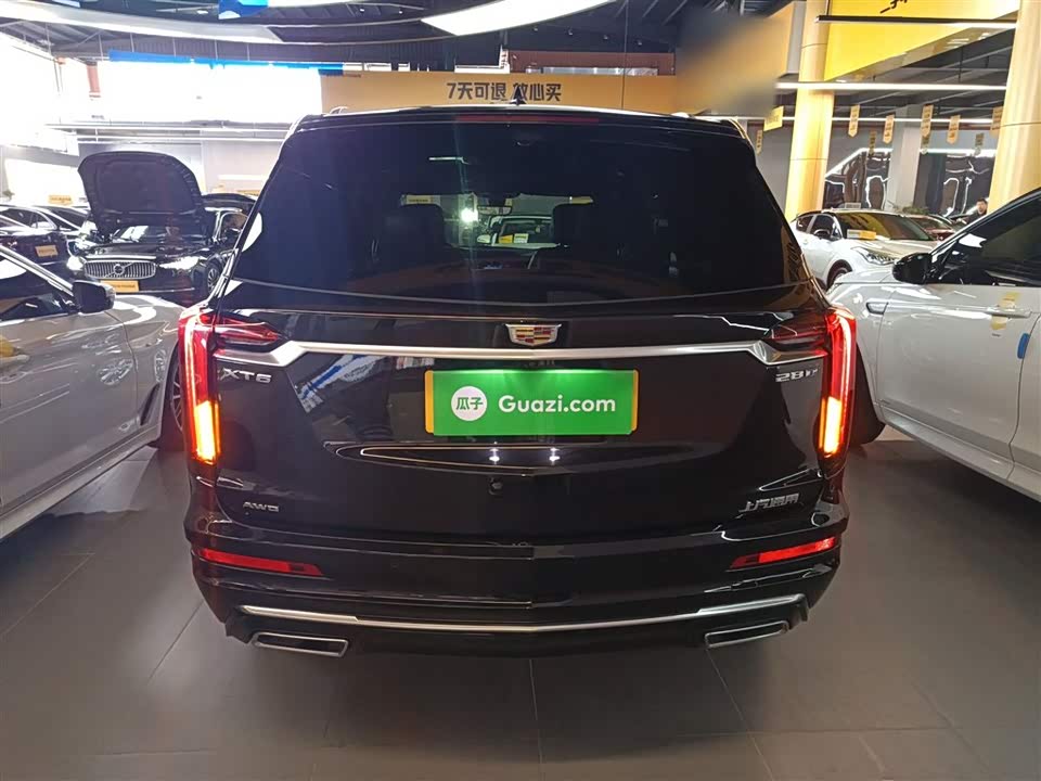 Cadillac XT6