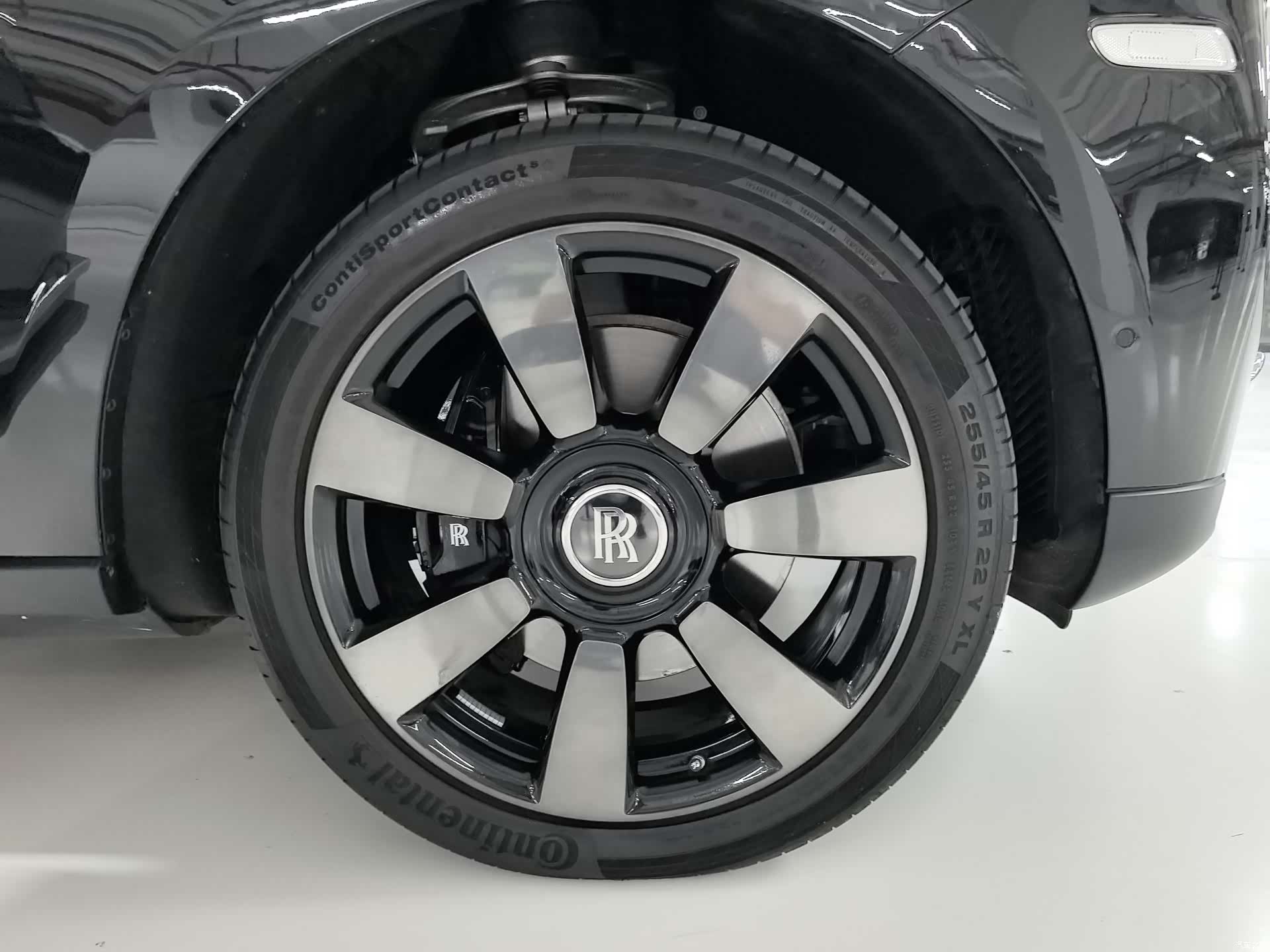 Rolls-Royce Cullinan, 2022 4